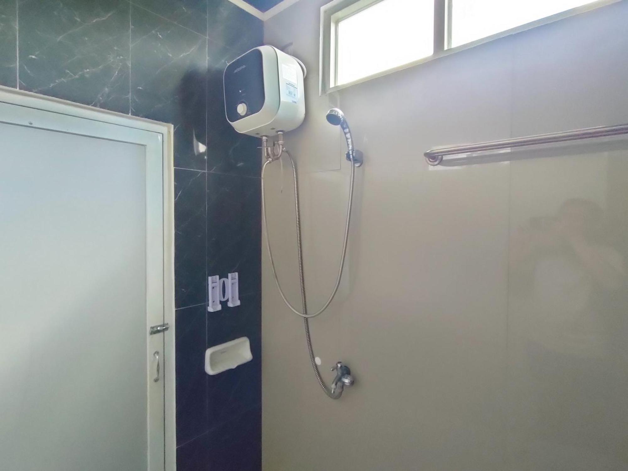 Hotel Reddoorz Syariah Near Stasiun Wates Wates  Exterior foto